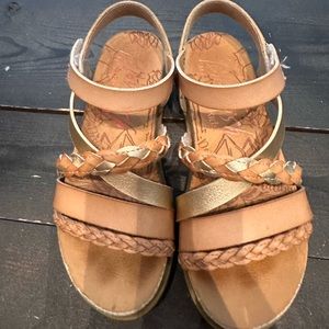 Girls blowfish sandals